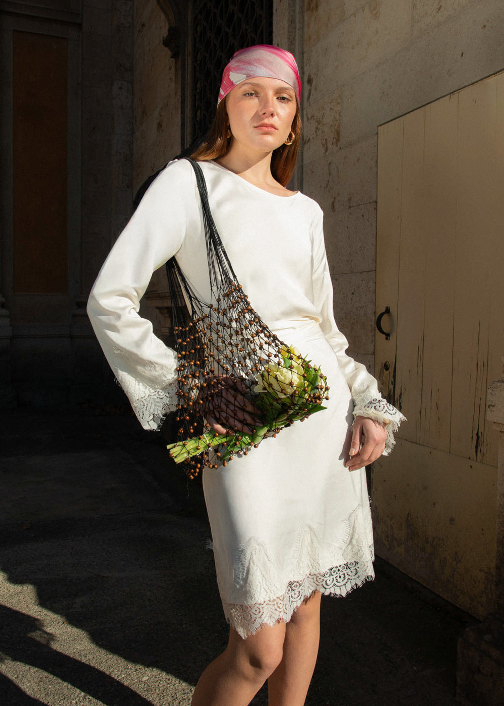 Short Serena dress with lace details